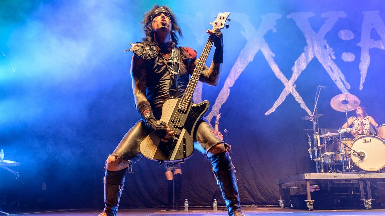 Now Very Bass: NVB No.01 Nikki Sixx (Mötley Crüe, Sixx:A.M.)